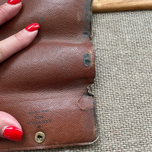 Authentic, Vintage, Louis Vuitton keychain. Fair condition But priced to sell - Picture 5 of 6